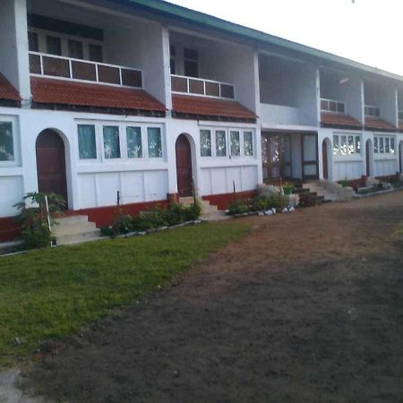 New Rest House Sea View Hotel Негомбо Екстериор снимка